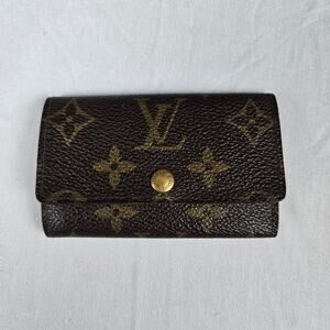 Louis Vuitton Monogram Key Case or Holder